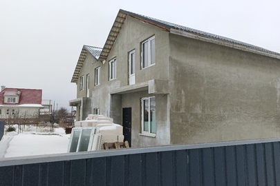 Житловий будинок загальною площею 180,4 кв.м. та земельна ділянка площею 0,0793 га, кадастровий номер 3221284001:01:012:0073, які знаходяться за адресою: Київська область, Броварський район, село Княжичі, вулиця Кагатна, будинок 3-А