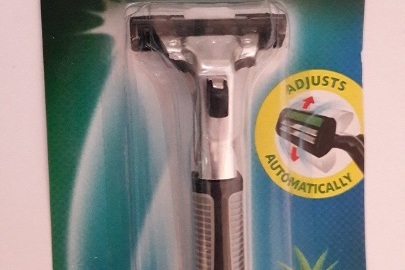 Бритва "Gillette Vector" у кількості 1 шт.