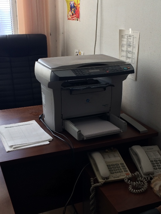 Принтер-копіювальний апарат кольоровий Коніка-Мінолта
