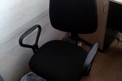 Крісло офісне на колесах - 2 шт.