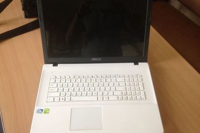 Ноутбук торгівельної марки "ASUS" модель "X 75 VC-TY 102H" з зарядним пристроем