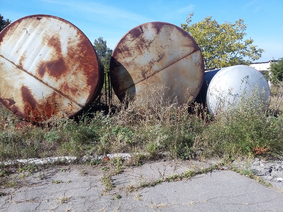 Ємності (цистерни) для зберігання палива в кількості 3 шт.