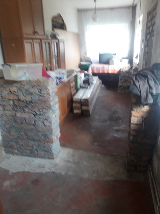 Домоволодіння загальною площею 98,3 кв.м. з господарчими будівлями та спорудами за адресою: Дніпропетровська обл., Апостолівський р-н, с.Михайлівка, вул. Тиха (Щорса), 42