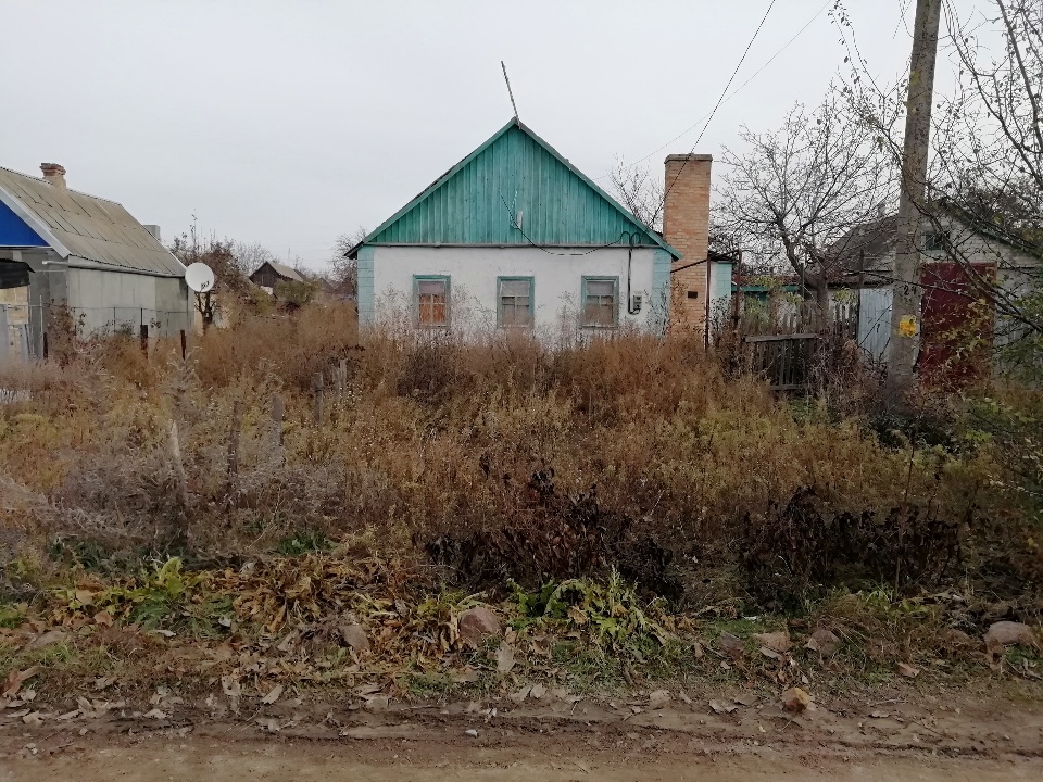 1/2 частка житлового будинку з господарчими побудовами загальною площею 54,2 кв.м. за адресою: Дніпропетровська обл., м.Покров, вул. Слов'янська, 30