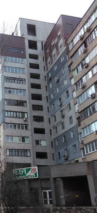 Іпотека. Двокімнатна квартира загальною площею 49,3 кв.м. за адресою: Дніпропетровська обл., м.Кривий Ріг, вул. В.Матусевича, буд. 4, кв. 170