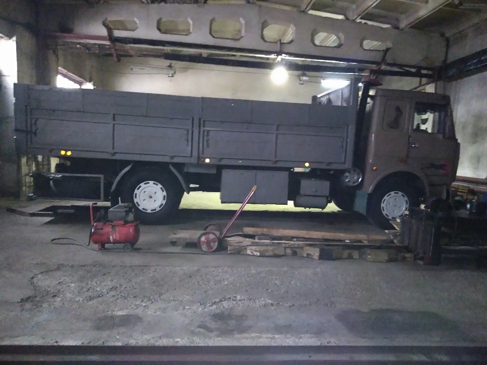 Вантажний бортовий автомобіль МАЗ 53366, 1995 р.в., номер кузова: XTM533660S0002550, державний номер АН8127ЕР