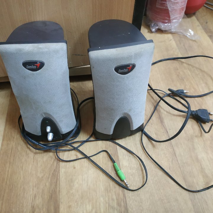 Музичні колонки Genius SP-Q06, серійний номер ZF 5320303567