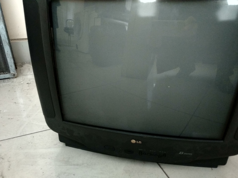 Телевізор  LG CF-21D60