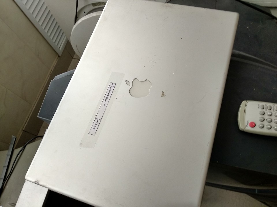 Ноутбук Apple MacBook pro 17