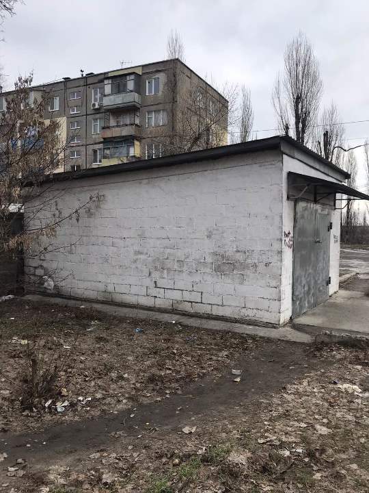 Гараж з підвалом загальною площею 29,8 кв.м. за адресою: Дніпропетровська обл., м.Дніпро, вул. Богдана Хмельницького, буд. 20а, гараж № 1
