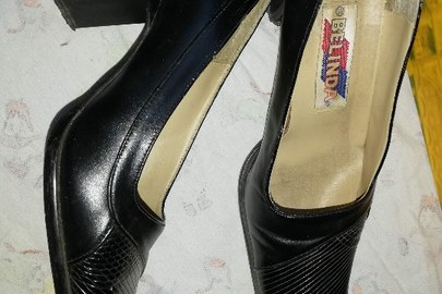 Туфлі жіночі на підборах 38 розмір