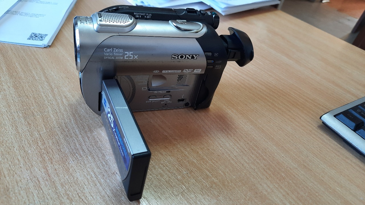 Відеокамера Sony handycam DVD-RW,б/в