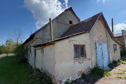 Будівля, конюшні (свинарника), загальною площею 313,7 кв.м., що знаходиться за адресою: Закарпатська область, Мукачівський район, село Нижній Коропець, вулиця Вербицького Сергія, 1М
