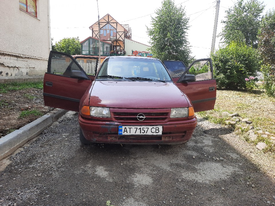 Легковий автомобіль Opel Astra,1993 р.в., ДНЗ АТ7157СВ, № кузова W0L000056P5242945