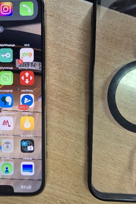 Конфісковане майно за рішенням суду: мобільний телефон марки iPhone 13 Pro MAX 128 Гб. із сім картою оператора мобільного зв'язку Київстар +380680973910 б/в