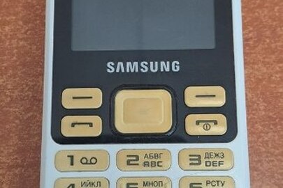 Конфісковане майно за рішенням суду: мобільний телефон марки "Samsung" IMEI1: 3527001082239135, IMEI2: 3527002082239133, б/в