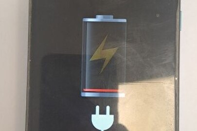 Конфісковане майно за рішенням суду: мобільний телефон марки марки "Motorola" модель moto е (7) power, IMEI1: 355496723031978/20, IMEI2: 353496724531976/20, б/в