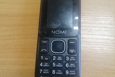 Мобільний телефон "Nomi", б/в