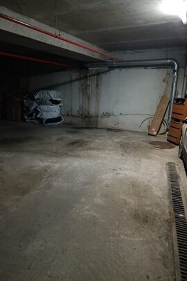 Машиномісце № 32, нижній рівень, заг. пл. (кв.м): 17.7, РНОНМ: 1587593980000, знаходиться за адресою: м. Київ, проспект Лобановського Валерія, будинок 4-В, гараж 32
