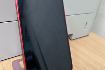 Конфісковане майно за рішенням суду: Мобільний телефон «Iphone»червоного кольору з паролем «181018», б/в