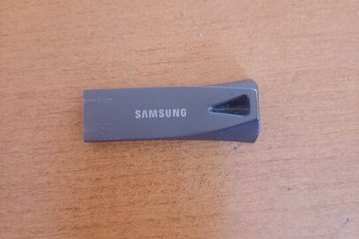 "Конфісковане майно за рішенням суду" флеш-накопичувач «Samsung» 64 Gb, б/в
