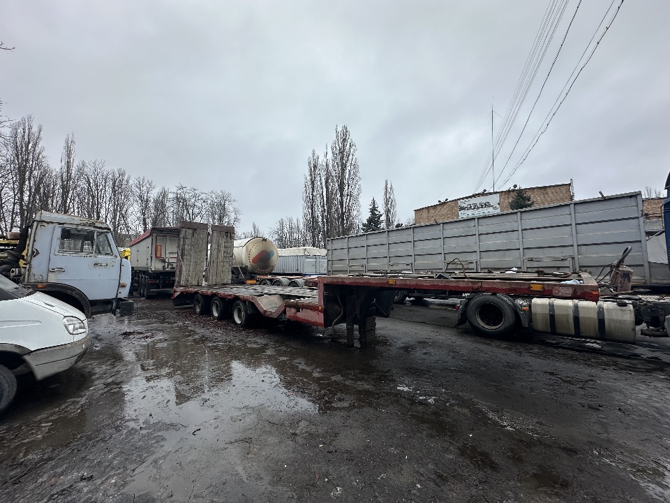 Колісний транспортний засіб марки Fruehauf, модель: ET32, тип: Спеціалізований напівпричіп, 1980 року, номер шасі (кузова, рами): 24595, реєстраційний номер ВН6091ХІ