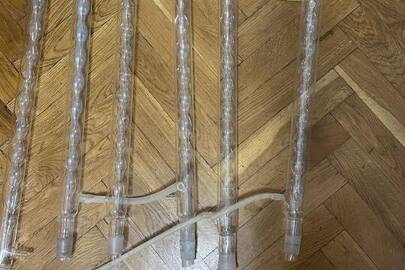 Конфісковане майно, згідно виконавчого листа: скляні прозорі тубусні холодильники для клінічних реакції із подвійною стінкою, у кількості 6 шт, вживані