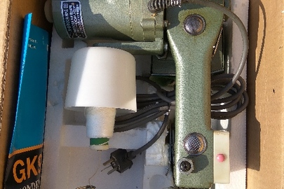 Сітчаті черпаки - 3 шт.; швейна машинка для зшивання мішків ручна GK 9-2 FLYINGMAN - 1 шт.; швейна машинка для зшивання мішків ручна GK 9-8 FENGYUAN - 1 шт.