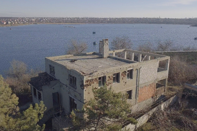 ІПОТЕКА. Садовий будинок з господарчими будівлями та спорудами площею 267,1кв.м., та земельна ділянка площею 0,12га, кадастровий номер:5123783200:01:003:0679, за адресою: Одеська обл., Овідіопольський р-н, Новодолинська с/р, СОГ "Лебідь", Лінія 13, буд. 32