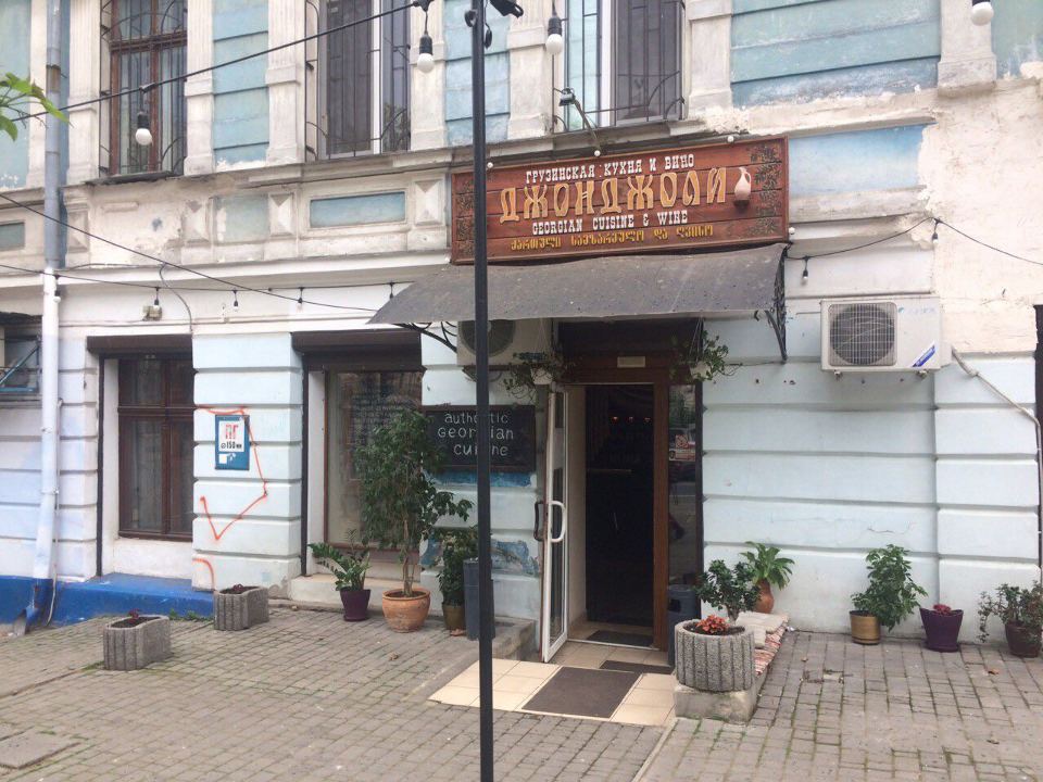 Кафе загальною площею 63,9 кв.м., за адресою: м. Одеса, вул. Пушкінська, буд. 16