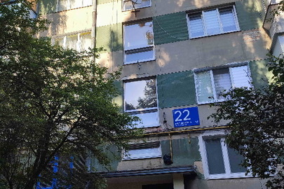 1/2 частки чотирикімнатної квартири загальною площею 87.3 кв.м., житловою площею 53.6 кв.м. за адресою: м. Львів, вулиця Енергетична, буд. 22, кв. 18