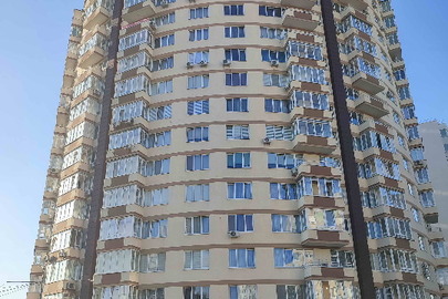 Двокімнатна квартира загальною площею 81.4 кв.м., житловою площею 42.5 кв.м. за адресою: м. Львів, вулиця Бережанська, будинок 54, квартира 164