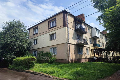 1/2 частка двокімнатної квартири загальною площею 43.5 кв.м., житловою площею 27.6 кв.м. за адресою: Львівська обл., Сокальський р., м. Сокаль, вулиця Шептицького, буд. 33, кв. 16