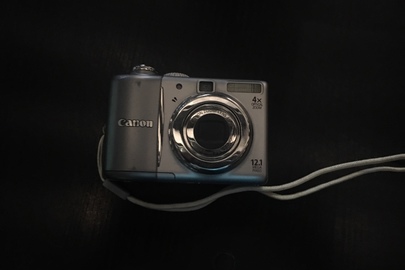 Цифровий фотоапарат "CANON"