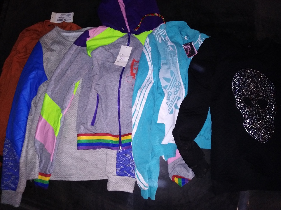 Кофти в асортименті, в кількості 5 шт., нові