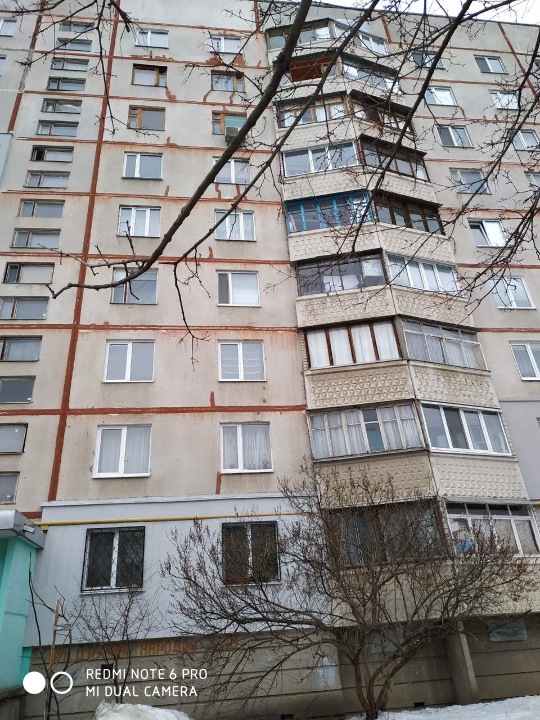 1/6 частина чотирикімнатної квартири загальною площею 88,4 кв.м., за адресою: м. Харків,вул.Дружби Народів, буд.229, кв.129