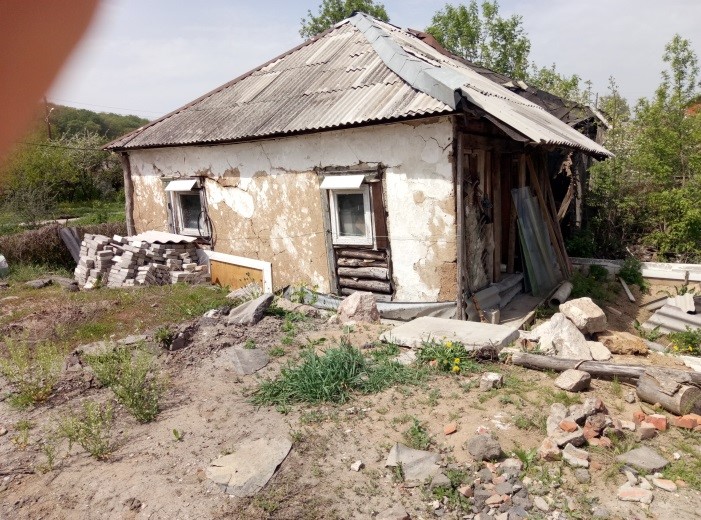 1/2 частина житлового будинку літера