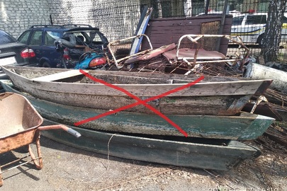 Дерев'яний човен