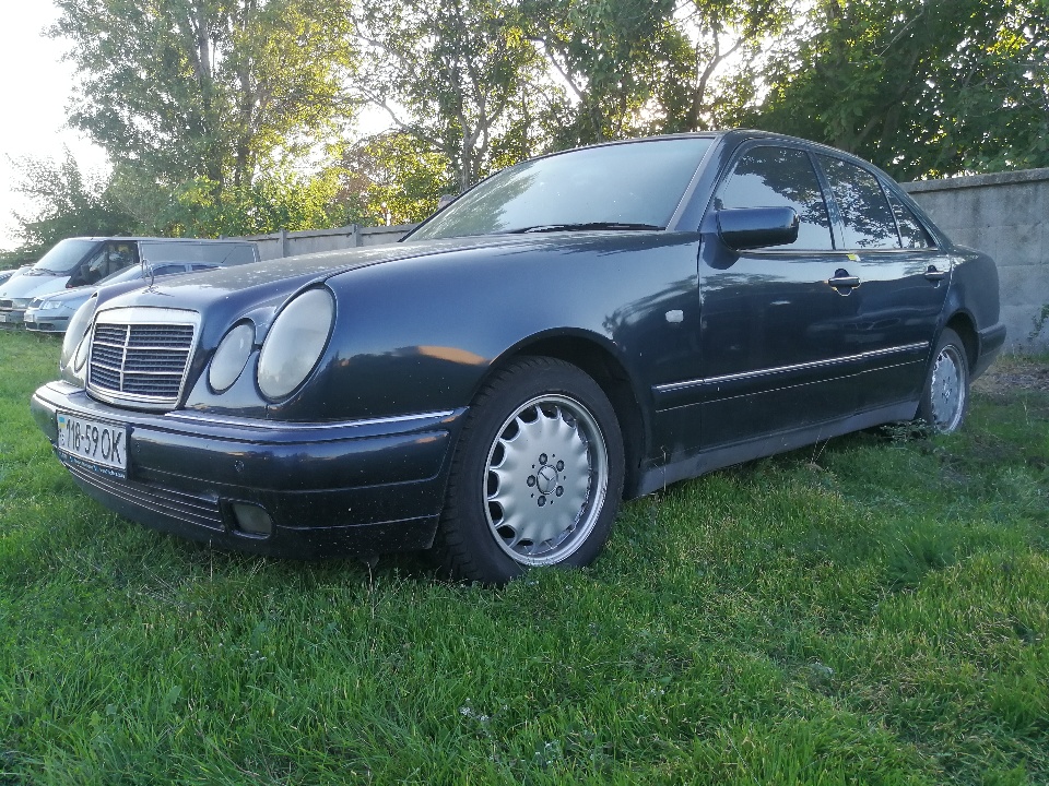 Транспортний засіб Mercedes-Benz E 290D, 1997 року випуску, ДНЗ 118-59ОК, номер кузову: WDB210017V296014