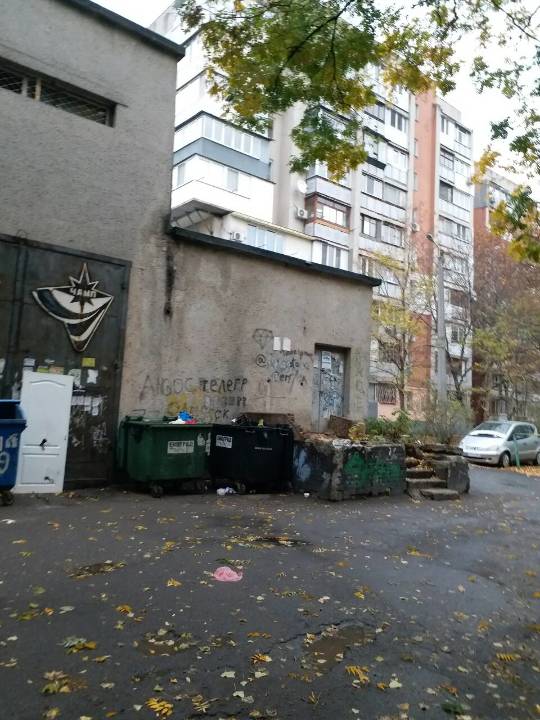 Нежитлова будівля магазину 