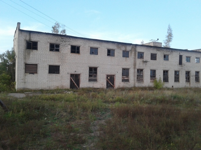 Предмет іпотеки. Ремонтна майстерня, загальна площа: 859.8 кв.м., місцезнаходження майна: Рівненська область, Березнівський район, с. Бронне, вул. Шевченка, 1Б