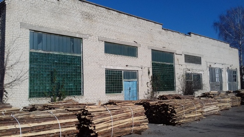 Будівля станції технічного обслуговування автомобілів, загальна площа: 1205.4 кв.м., місцезнаходження майна: Рівненська область, Корецький район, м. Корець, вул. Київська, 200