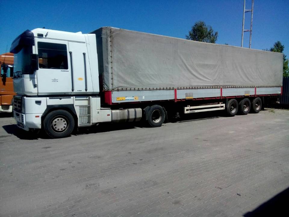 Сідловий тягач RENAULT MAGNUM, 2004 р.в., ДНЗ: ВК2023АО, № кузова: YF611GTA000131948 та напівпричіп KRONE SDP 27, 2003 р.в., ДНЗ: ВК5868ХХ, № кузова: WKESDP27011379292