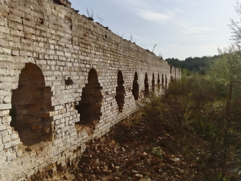 Цегельний завод, загальна площа: 1097,4 кв.м., місцезнаходження майна: Рівненська область, Демидівський район, с. Новий Тік, вул. Центральна, 2а