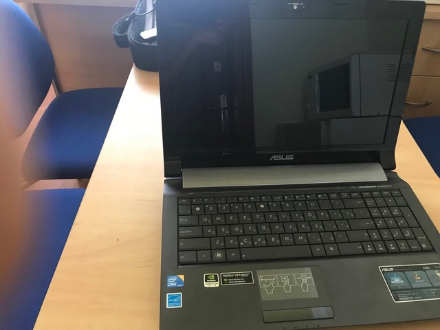 Ноутбук ASUS-X5MJ, блок живлення, комп'ютерна миша