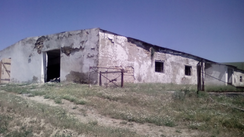 Нежитлова будівля 