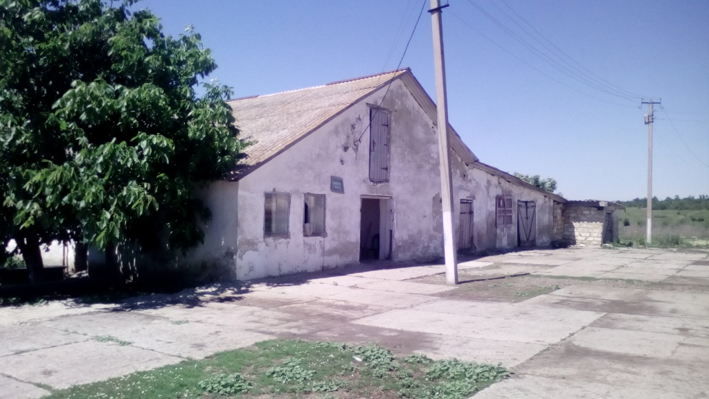 Нежитлова будівля 