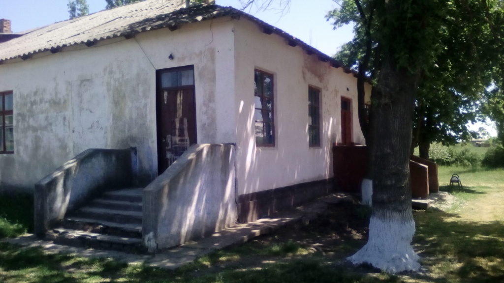 Нежитлова будівля 