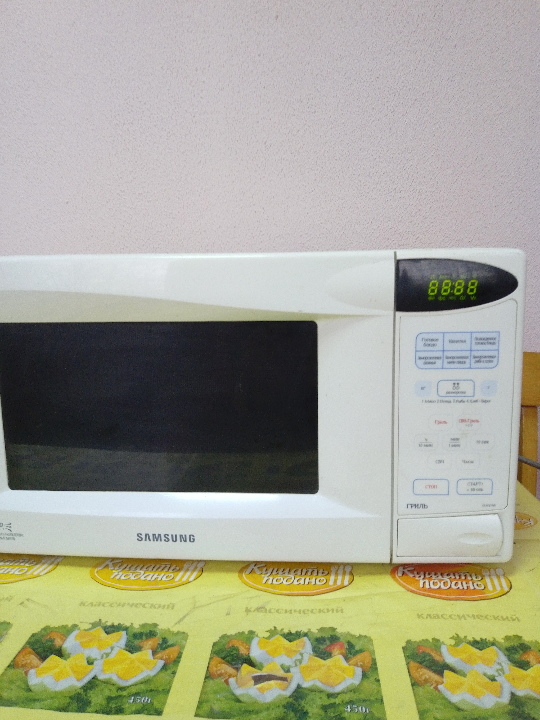 Мікрохвильова піч Samsung CE2833NR