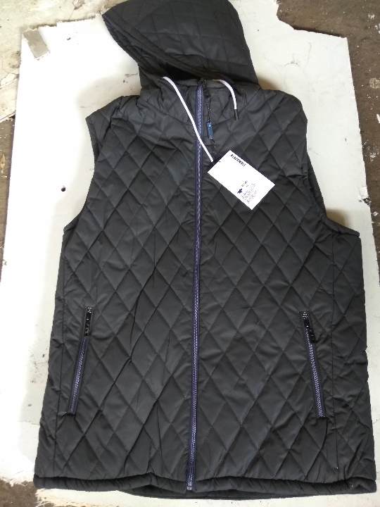 Жилетки для чоловіків в кількості 51 шт